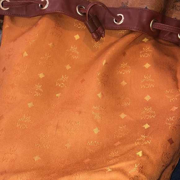 W MCM Vicetos Cognac Leather Monogram Bucket Tote Crossbody Shoulder Bag Mint - Picture 16 of 17